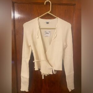 American Eagle Outfitters girls sweater Medium NWT